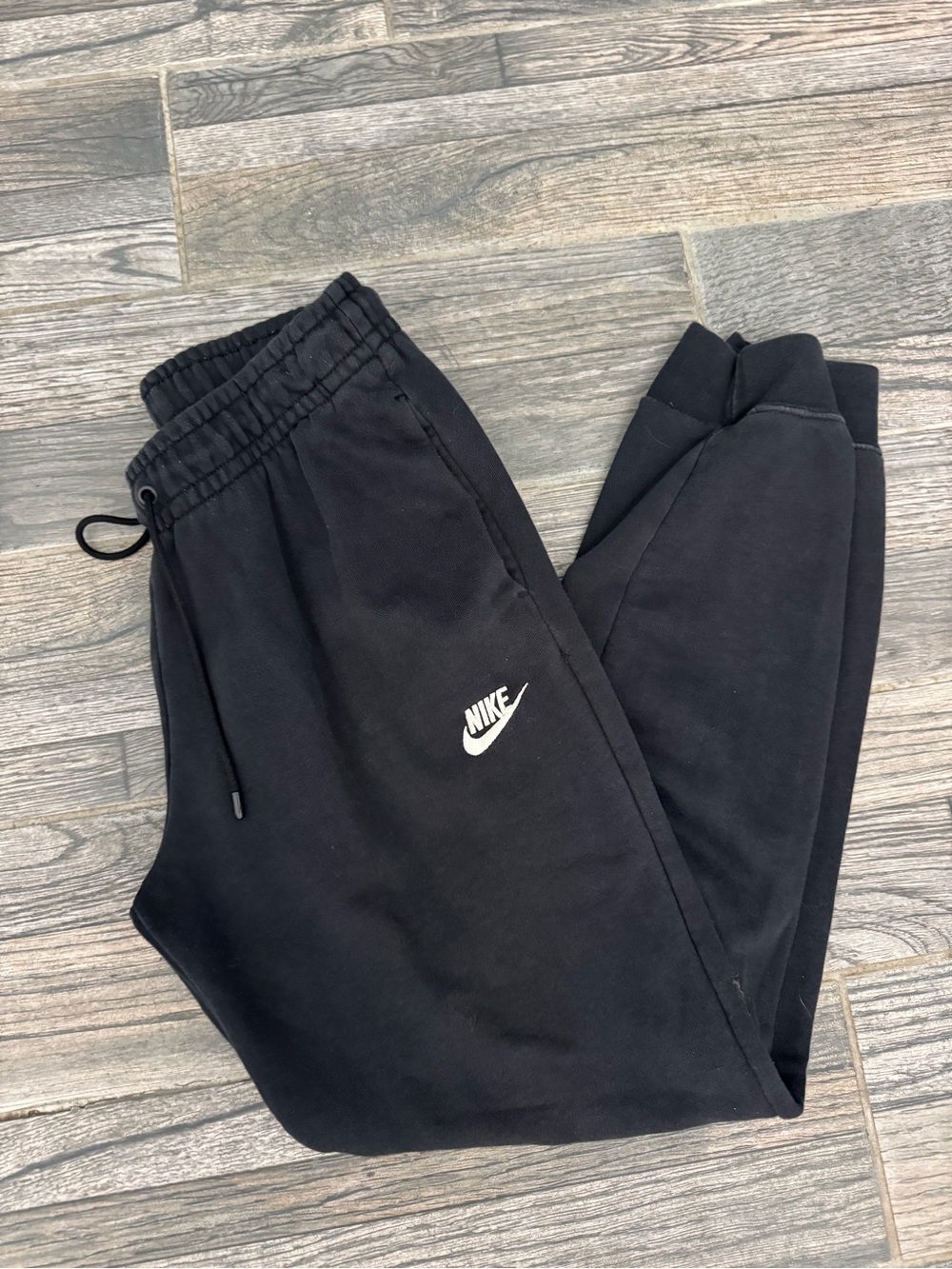 Nike Men’s joggers - size Small